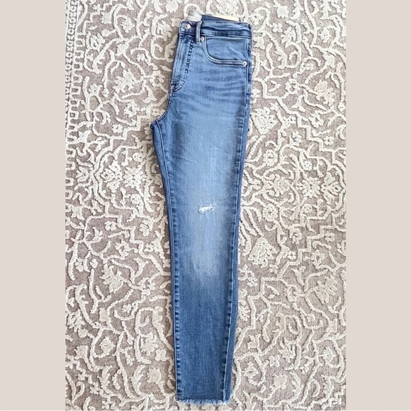 Everlane The High Rise Skinny Ankle Distressed Jean - Picture 4 of 12